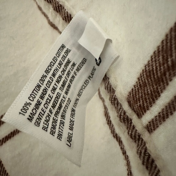 Universal Thread Supply Button Down Shirt, Womens Medium - Picture 3 of 5